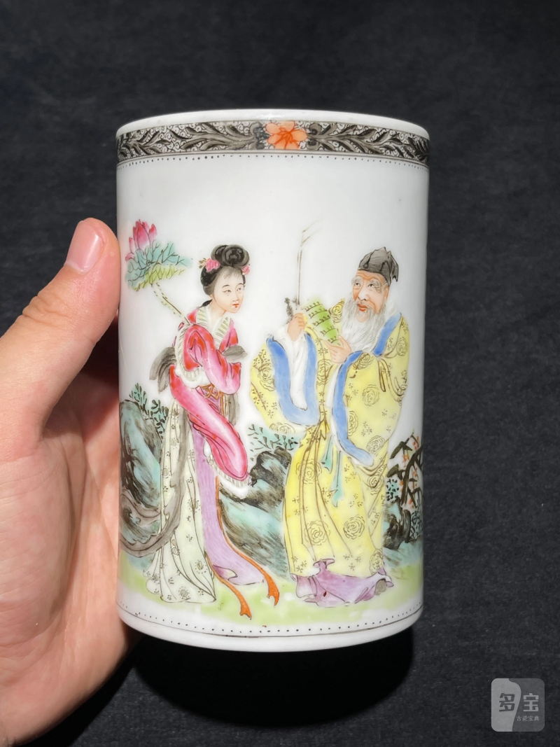 民国 程水金画粉彩人物纹笔筒 - 图2